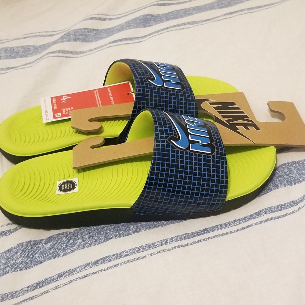 Nike Youth Kawa SE1 Slide - Black/Aquamarine/Cyber GS size 4Y "New W/Box"